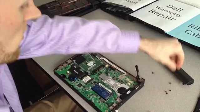 Dell Latitude 2120 screen replacement PART 1 смотреть онлайн