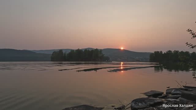 Плывем по озеру Сунгуль на моторной лодке смотреть онлайн