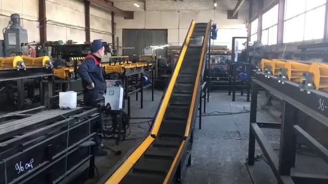 Транспортер ленточный шевронный производства ПО "Диаком" смотреть онлайн