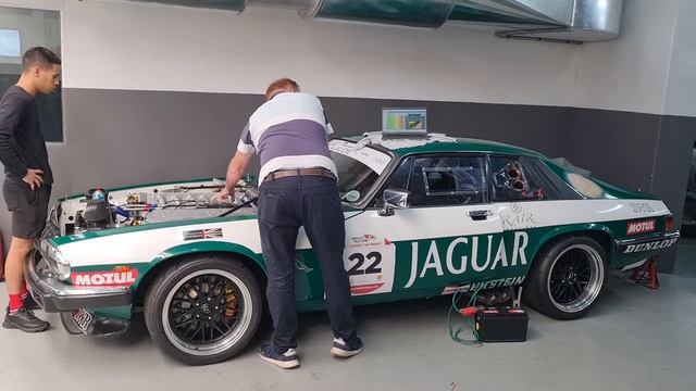 Laude Classic Cars TWR Jaguar XJS V12 Thundercat first start смотреть онлайн