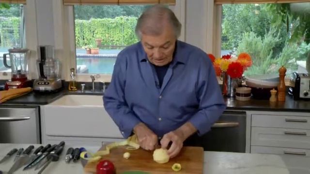 01 Peeling, Coring, and Slicing Apples смотреть онлайн