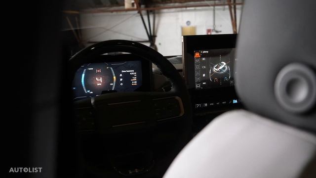 Hummer EV Hands On Review - A BIG Tesla & Rivian Competitor! смотреть онлайн