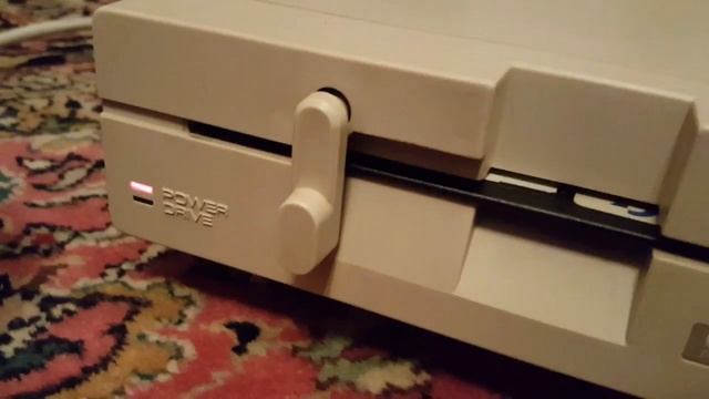 10 Steps to Load a Floppy Disk Program on Your Commodore 64 смотреть онлайн