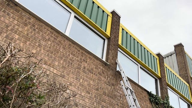 These windows were last cleaned 4 years ago for a pole Ledger video. Some Pole Leader Tips смотреть онлайн