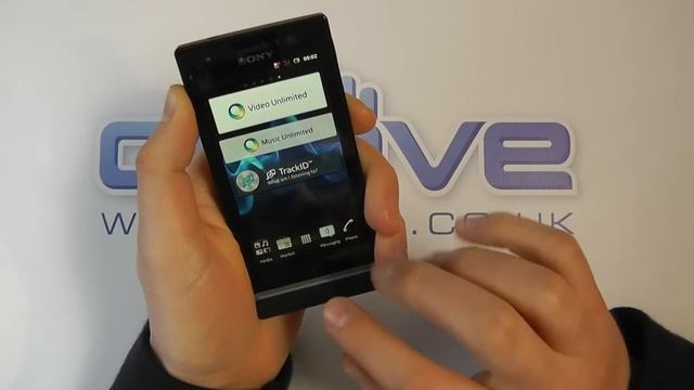 Sony Xperia U (ST25i) Android Smartphone Unboxing смотреть онлайн
