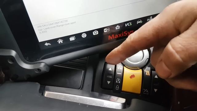 Range Rover ESP and HDC lights on (U0428 & U0126). Fault finding and repair. смотреть онлайн