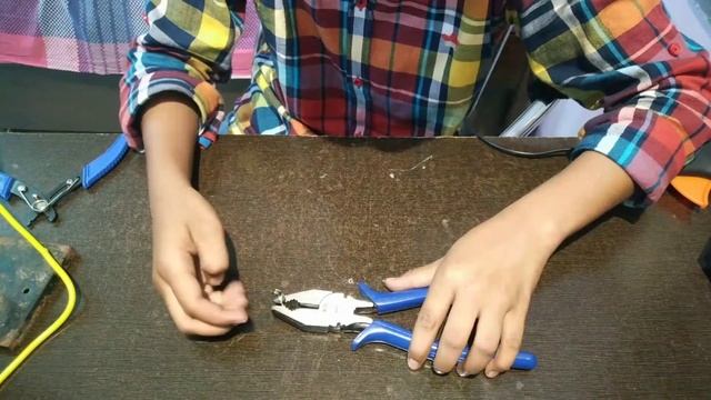 Turn Any Phone into Universal Remote Controller - DIY IR Blaster смотреть онлайн