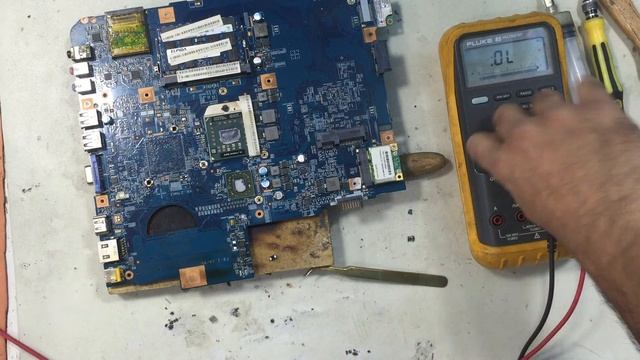 Reparación Acer Aspire (No enciende) смотреть онлайн