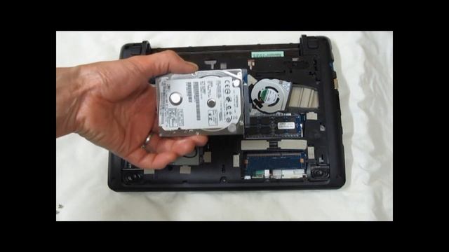 Acer Aspire one 722 ＳＳＤ換装（交換）　ハード編 смотреть онлайн