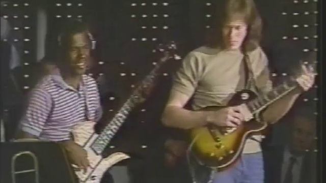 Donna Summer-She Works Hard For The Money(live '83)