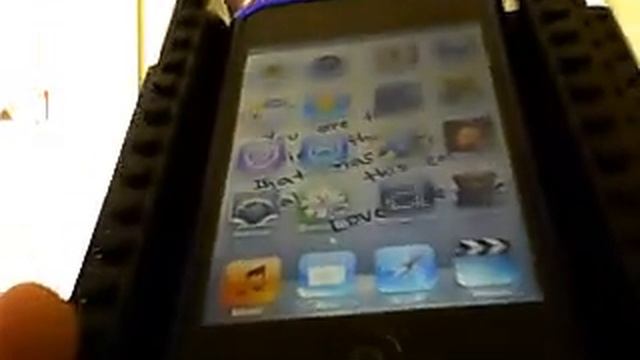 iPod touch/iPhone glitches смотреть онлайн