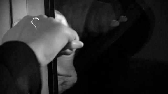 Giving thieves an easy way in? смотреть онлайн