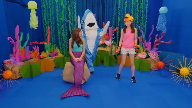 Five Little Fish + More | MGC Funhouse смотреть онлайн
