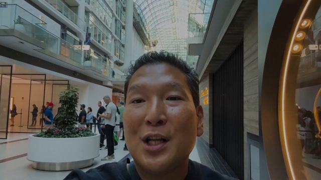 Vlogging With the New iPhone 15 Pro Max on Launch Day. #applestore #shotoniphone15promax смотреть онлайн