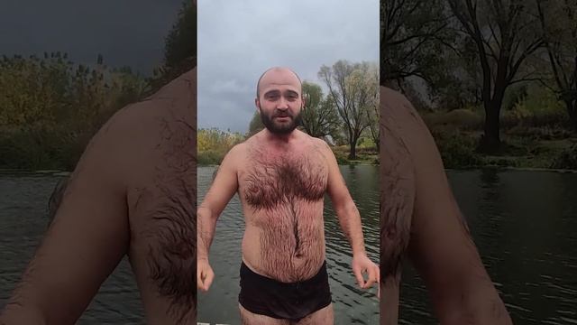 Холодная вода при простуде, эксперимент #shorts смотреть онлайн