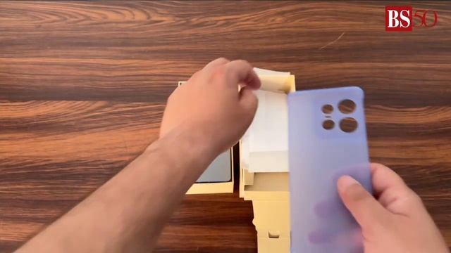 Motorola Edge 50 Pro | Unboxing and Hands-on | Purple colour variant смотреть онлайн