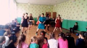 смешной танец на 1 апреля.