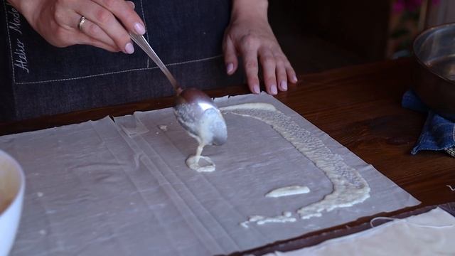 Как да си приготвим баница със сирене и грис? Рецепта за баница с грис | Пухкава баница с грис смотреть онлайн