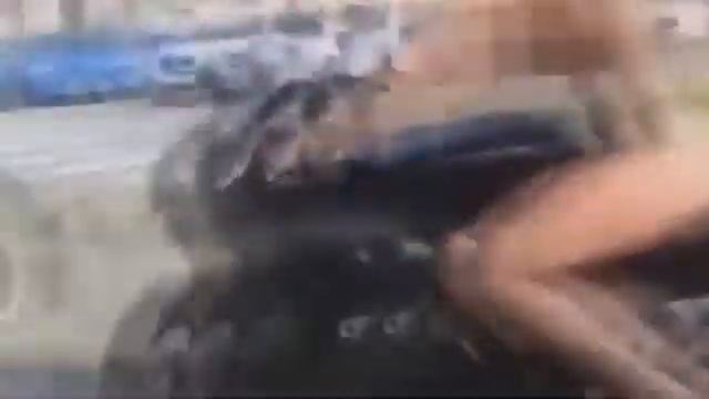 ПРИКОЛЫ 2015 Танец жирдяя в памперсе