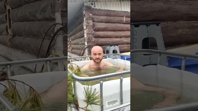 Закаливание под дождём, особое удовольствие смотреть онлайн