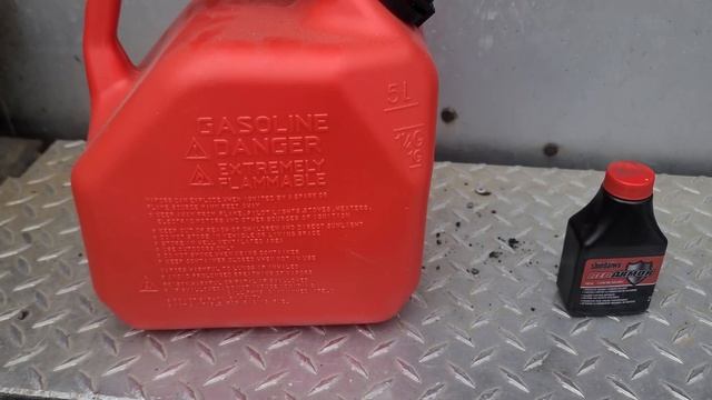 How To Make 50:1 Fuel Mix For Your 2 cycle Power Equipment #smallenginerepair #stihl #husqvarna смотреть онлайн