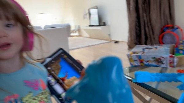 HOT WHEELS WRECK AND RIDE GORILLA ATTACK!! OPEN AND PLAY! LINCOLN FEEDS THIS NEW HOT WHEELS BEAST!