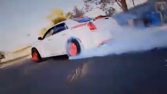 Chrysler 300 3.6L V6 burnout смотреть онлайн