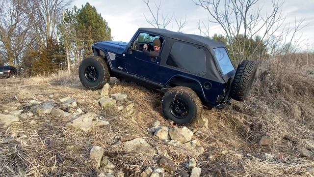 Jeep Wrangler LJ on 37's hits the rocks for more testing! смотреть онлайн
