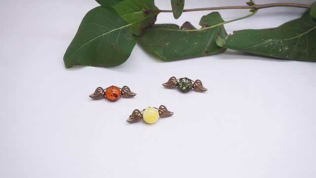 Брошь Ягодка веточка листики янтарь латунь бронза брошка 2229 Хорошие Вещи