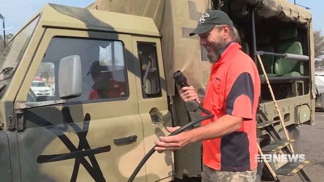 Ginninderry debuts world first electric-converted Land Rover смотреть онлайн