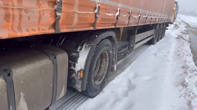 Зачем идут в дальнобой?Стажировка на фуре #делко#работа#трасса смотреть онлайн