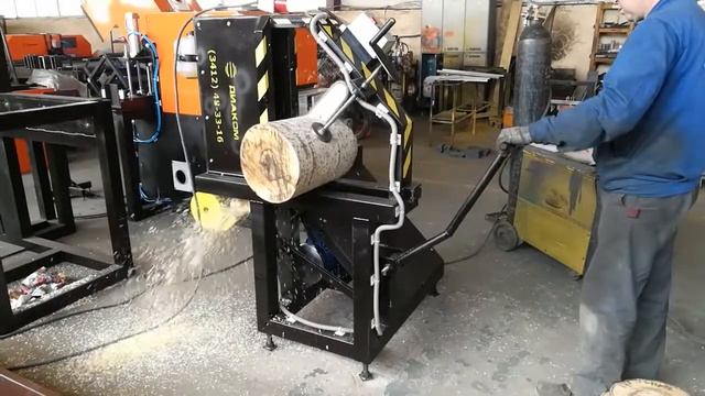 Торцовка цепная для поперечного распила бревен производства ПО "Диаком" смотреть онлайн