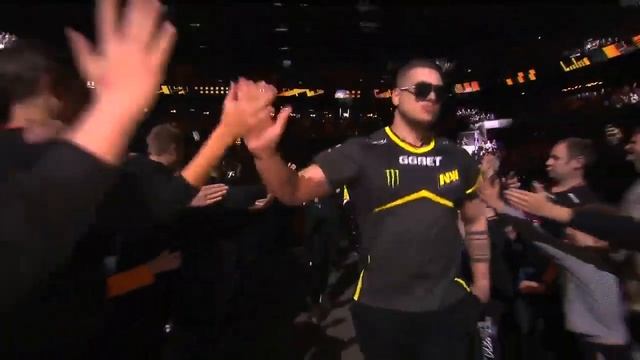 Zeus CSGO goes on stage to music смотреть онлайн