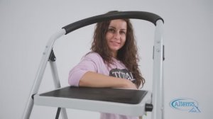 Лучшая стремянка для дома и дачи 2024 с широкими ступенями Alterno