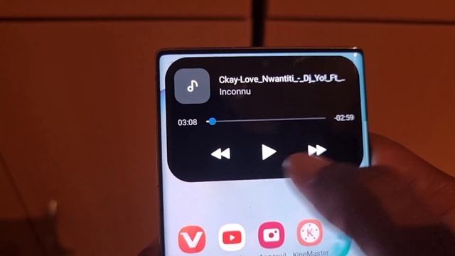 Comment avoir le Dynamic Island de l'iphone 14 Pro sur tout téléphone Android смотреть онлайн