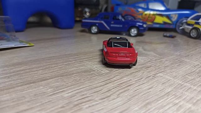 Mazda MX-5 I'1989 Miata Ryu. Модель 1-64 от Hot Wheels