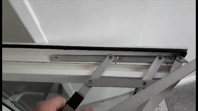 How to replace window hinges and stop cold coming through | Total DIY смотреть онлайн