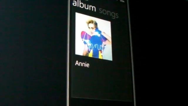Windows Phone 7 Series - Music Hub with Internet Integration смотреть онлайн