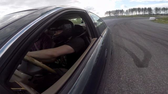 Drifting a Jaguar S-type in Kaanaa смотреть онлайн