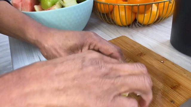 Watermelon, Apple and Lime Juice. Flush toxins out the body with this simple and Amazing drink! смотреть онлайн