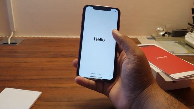 iPhone XR unboxing смотреть онлайн