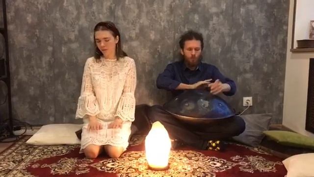 Svetlana Berg & Pasha Aeon - Handpan & Folk Song смотреть онлайн