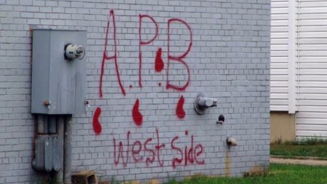 Athen Park Bloods & Miller Gangsta Bloods VS Crips смотреть онлайн
