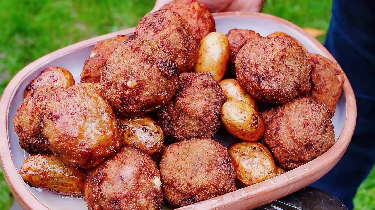 Фаршированные шампиньоны в панировке и острый соус самурай / Как приготовить шампиньоны с фаршем смотреть онлайн