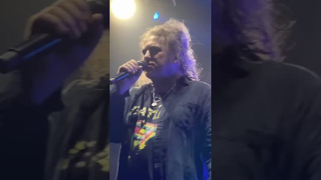 The Cure Robert Smith Cries While Singing Plainsong Shows of a Lost World Atlanta June 28th 2023 смотреть онлайн