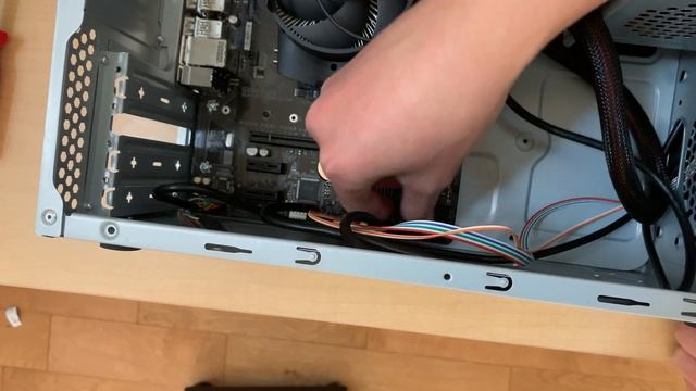 2020 GAMING PC ON A BUDGET BUILD смотреть онлайн