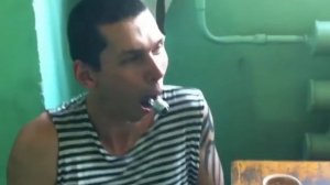 ПОЧЕМУ НЕЛЬЗЯ ВЫТАЩИТЬ ЛАМПОЧКУ ИЗО РТА?  И ЧТО ДЕЛАТЬ, ЧТОБЫ ЕЕ ВЫТАЩИТЬ?