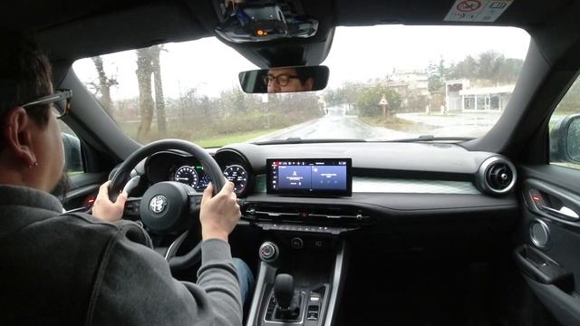 Alfa Romeo Tonale 1.5 VGT Hybrid смотреть онлайн