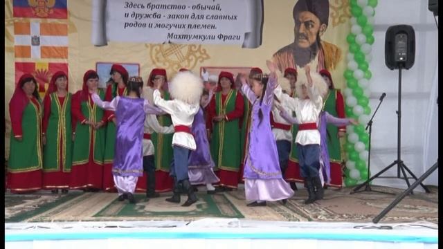 Танцевальный коллектив школы аула Шарахалсун. Фестиваль Туркменской культуры 20 мая 2017 смотреть онлайн
