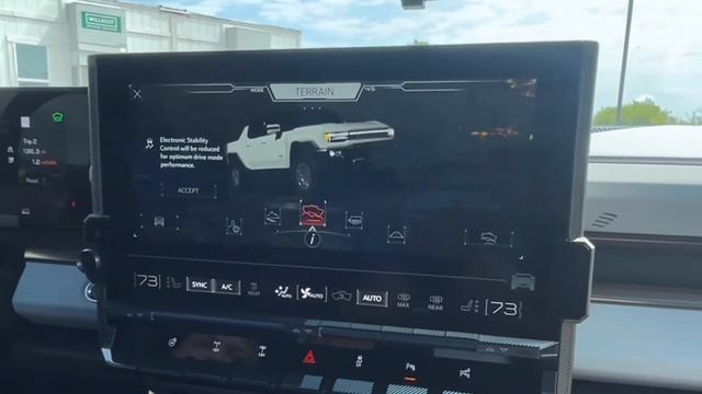 Hummer EV complete demo and drive w/ Launch mode!! смотреть онлайн